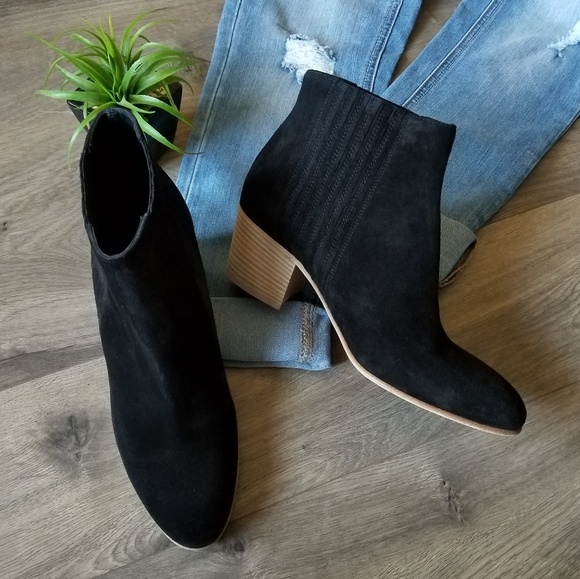 PRICE DROP⬇️ Vince suede booties - Picture 2 of 8